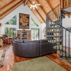 Stimboli Lodge