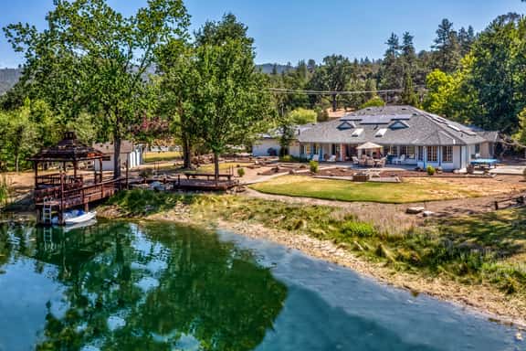 Oak Pond Retreat - Image 1
