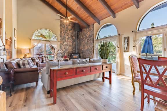 River View Retreat - Image 1