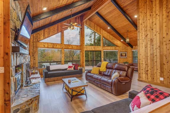 Summit Cabin - Image 1