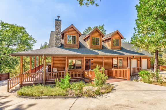 Bass Lake Log Home - Image 1