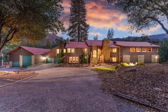 Goldside Mansion - Image 1