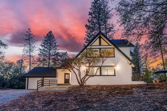 A Modern Hideaway - Image 1