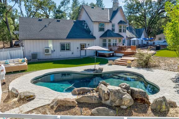 Cedar Creek Lodge - Image 1