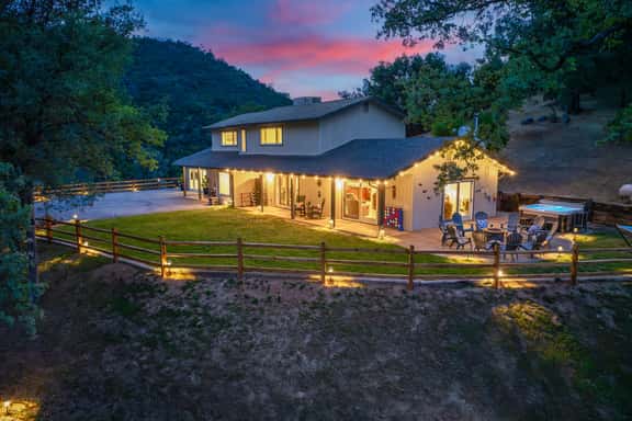 Rivertop Hideaway - Image 1