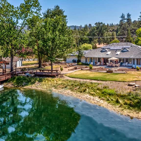 Oak Pond Retreat - Image 1