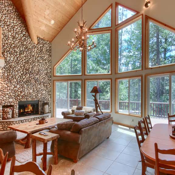 Rivercrest Lodge - Image 1
