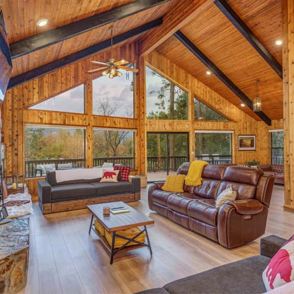 Summit Cabin - Image 1