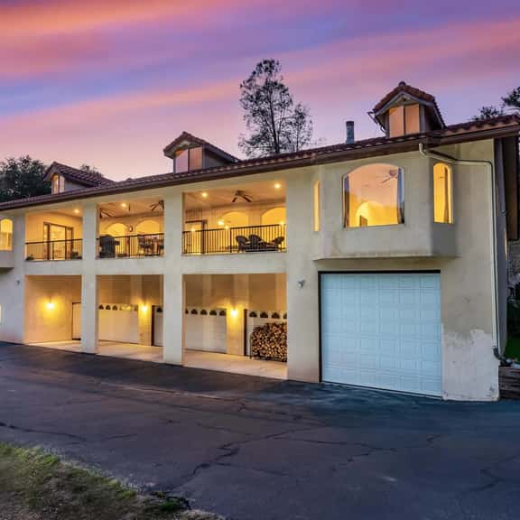 Big Oak Manor - Image 1