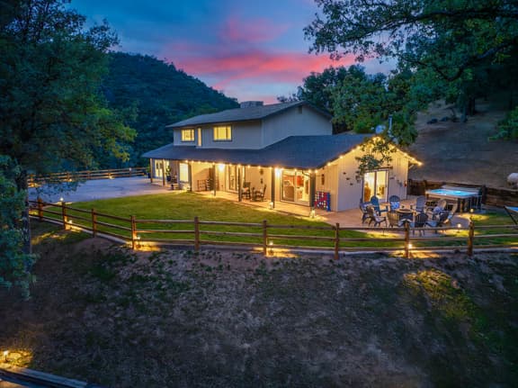 Rivertop Hideaway